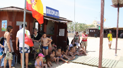 Biblioplaya de Sanlucar de Barrameda, cultura en las playas de Cadiz